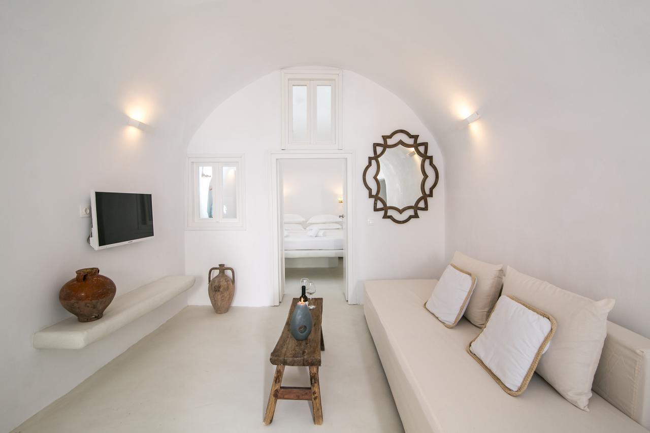 Morfi Cave House Apartment Oia Exterior photo
